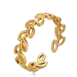 NWT adjustable ring triple plated in 18k gold- waterproof and hypoallergenic